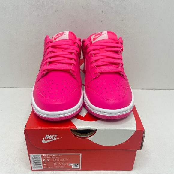 Nike Dunk Low WMNS “Hyper Pink” 2022 - Picture 2 of 4